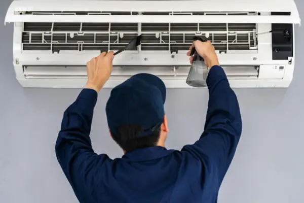 Serahkan pekerjaan membersihkan ac pada ahlinya!