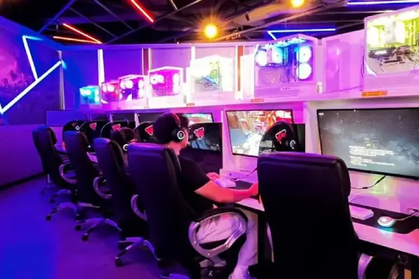 Maintenance AC Warnet Gaming itu perlu agar pelanggan betah berlama lama di dalam